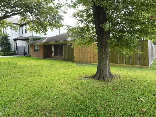 5661 Locke Ln, Houston, TX 77056