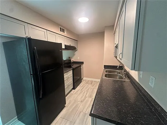 1153 Heather Ln #D — Photo 9