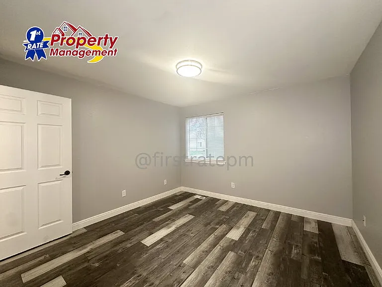 10154 W Garverdale Ln #201 — Photo 14