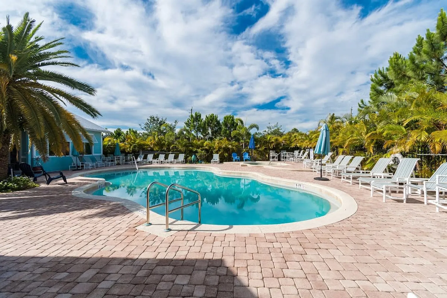 3 bed, 2.0 bath, 1399 sqft, $3,185 — Photo 3