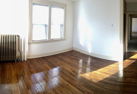 3rd image of 489 Holly Ave APT 2