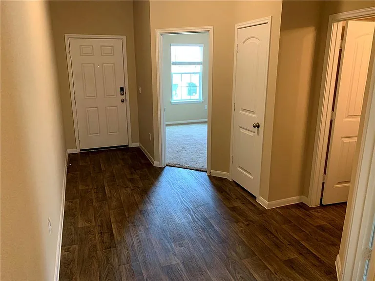 160 Cherry Blossom Dr — Photo 3