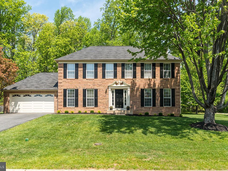 1st image of 14 Montgomery Dr