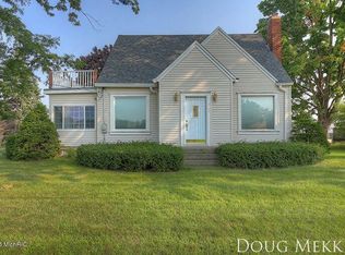 701 52nd St SE, Kentwood, MI 49548