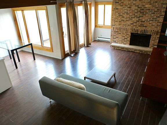 3rd image of 3334 Berwyn Ave Unit 239