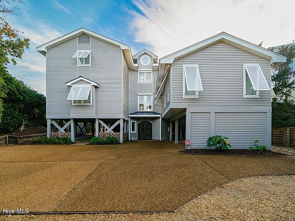 4th image of 583 Forest Dunes Drive E