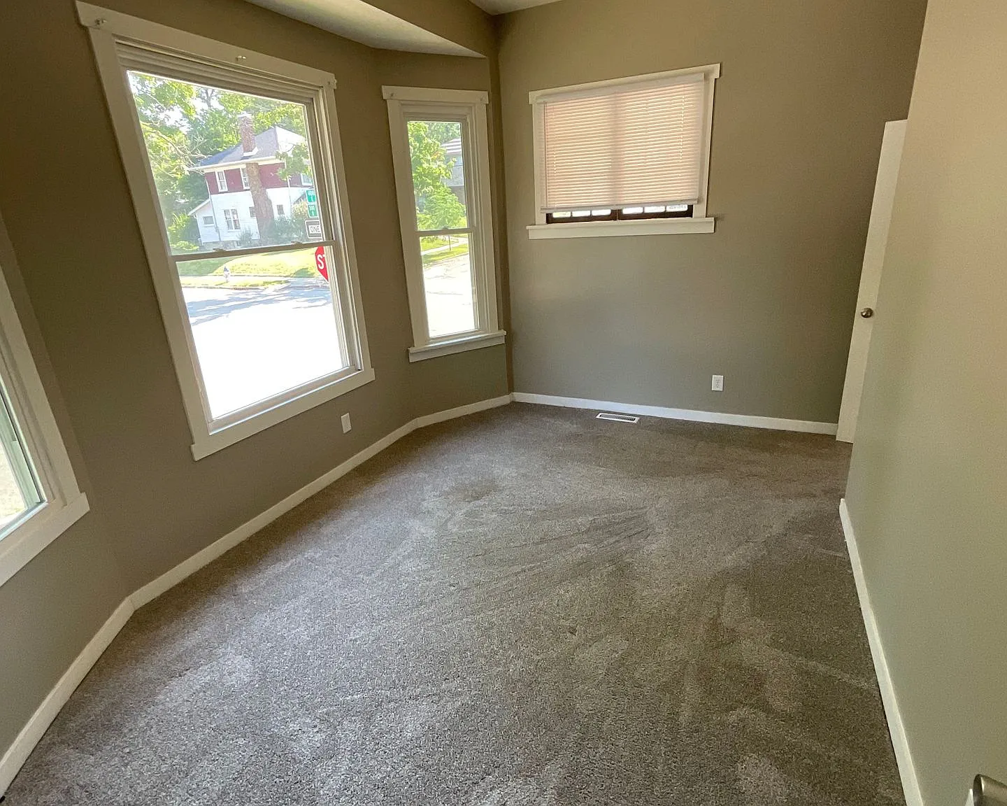 319 North Dunn Street — Photo 4