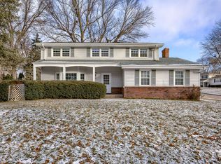 12402 Shamrock Rd, Omaha, NE 68154