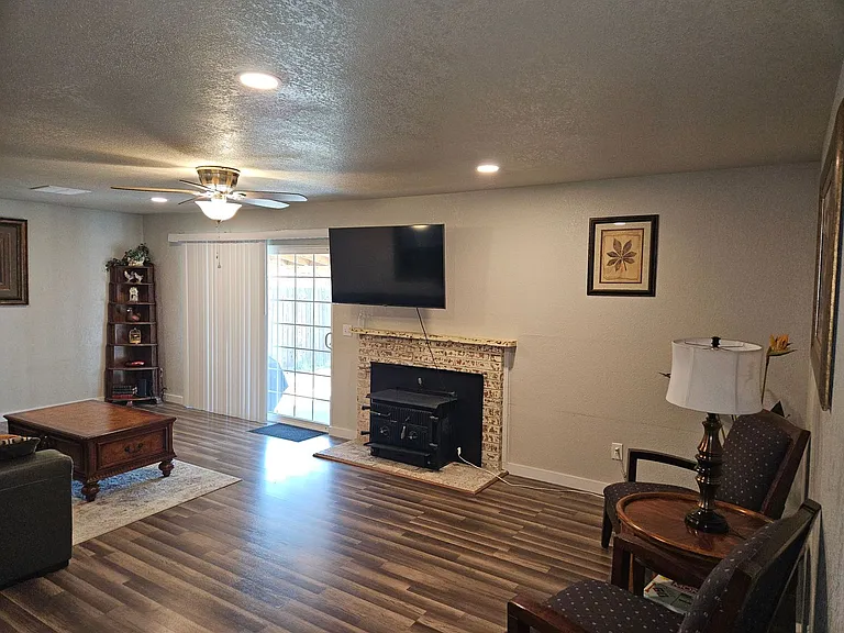 2341 Jonquil Way — Photo 2