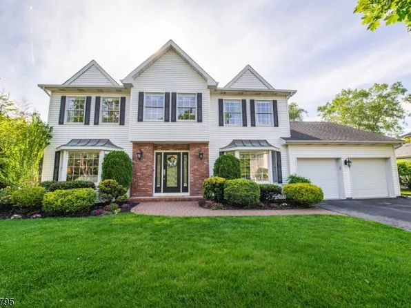 9 Natalie Ct, East Hanover Twp., NJ 07936