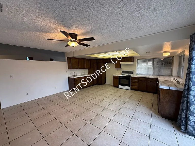 519 W Avenue J15 — Photo 7