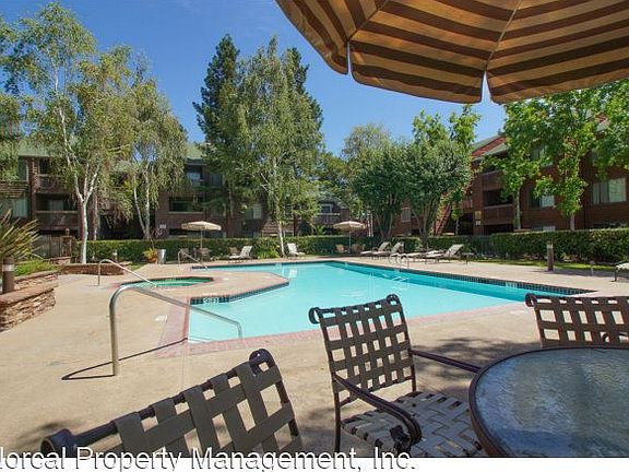 3rd image of 808 Catkin Ct