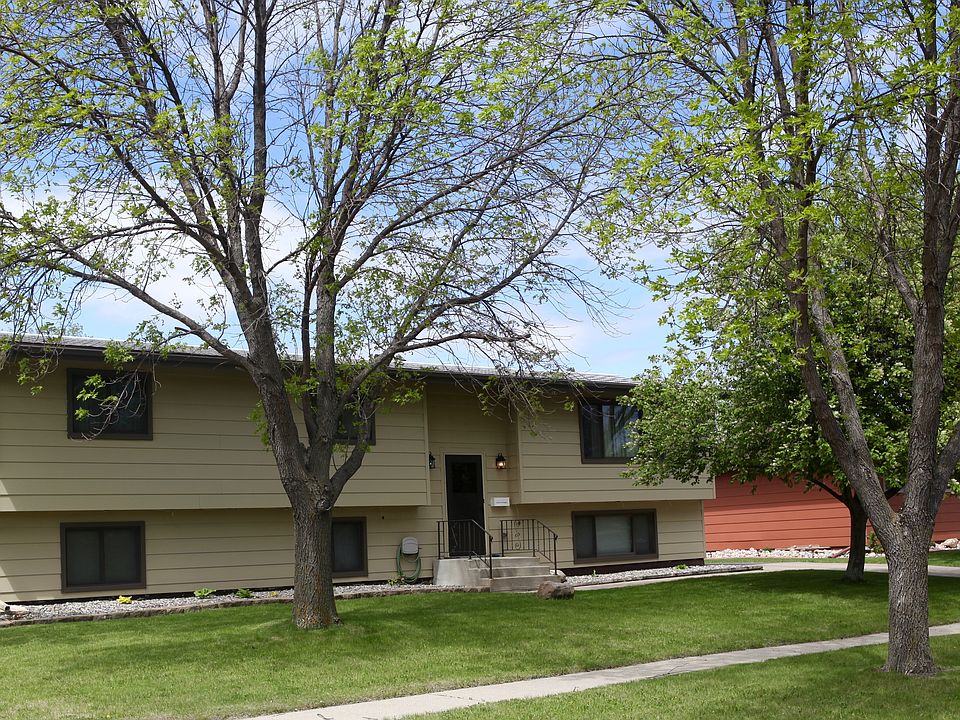 1st image of 636 10th St W
