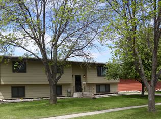 636 10th St W, West Fargo, ND 58078
