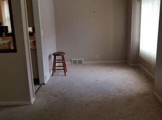 19141 Woodland St, Harper Woods, MI 48225