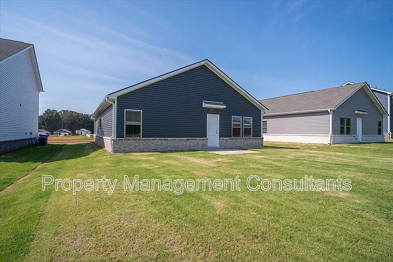 3 bed, 2.0 bath, 1474 sqft, $1,795 — Photo 4