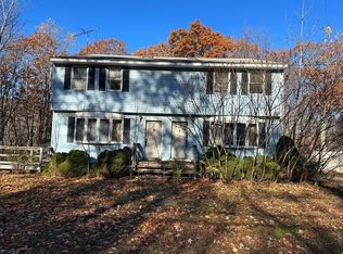 69 Monson Rd, Wales, MA 01081