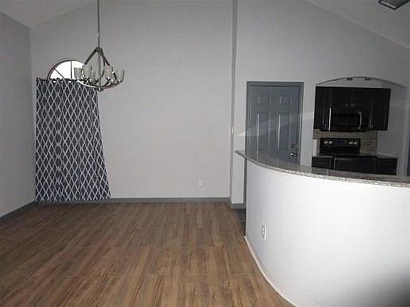 5th image of 4704 Poppy Dr E