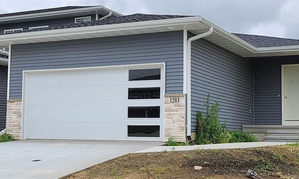 1st image of 1215 Loren Dr