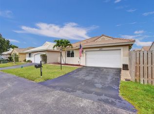 6031 Swinden Ln, Davie, FL 33331