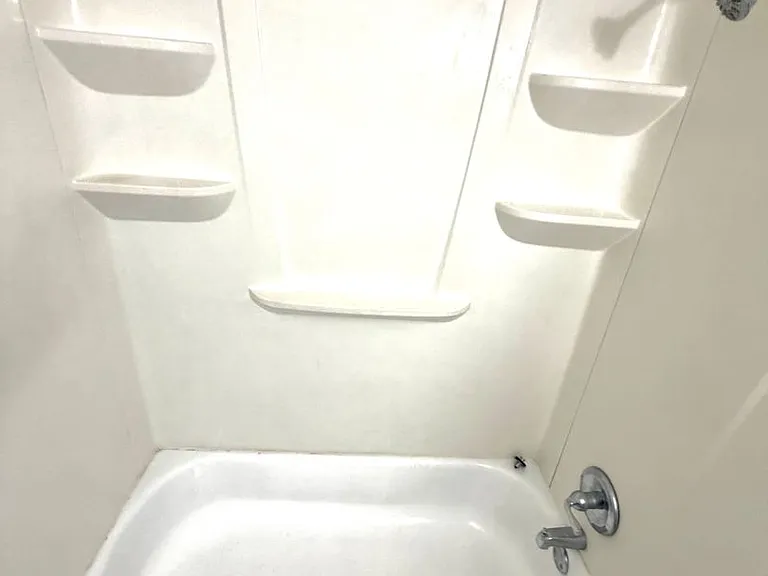 Westwind Apartments — Photo 27