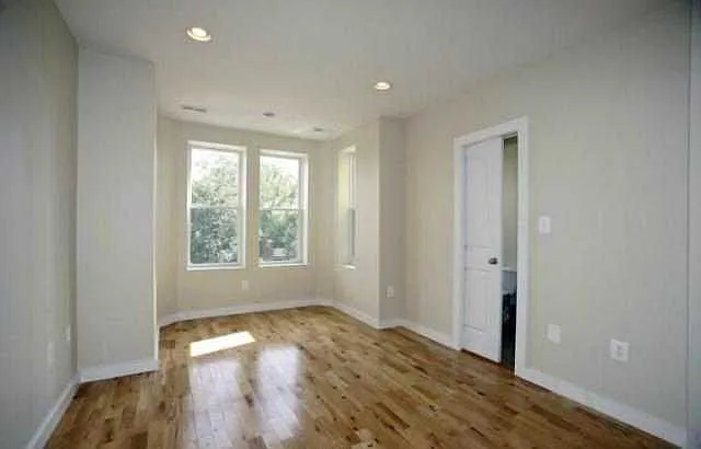 215 R St NW — Photo 4