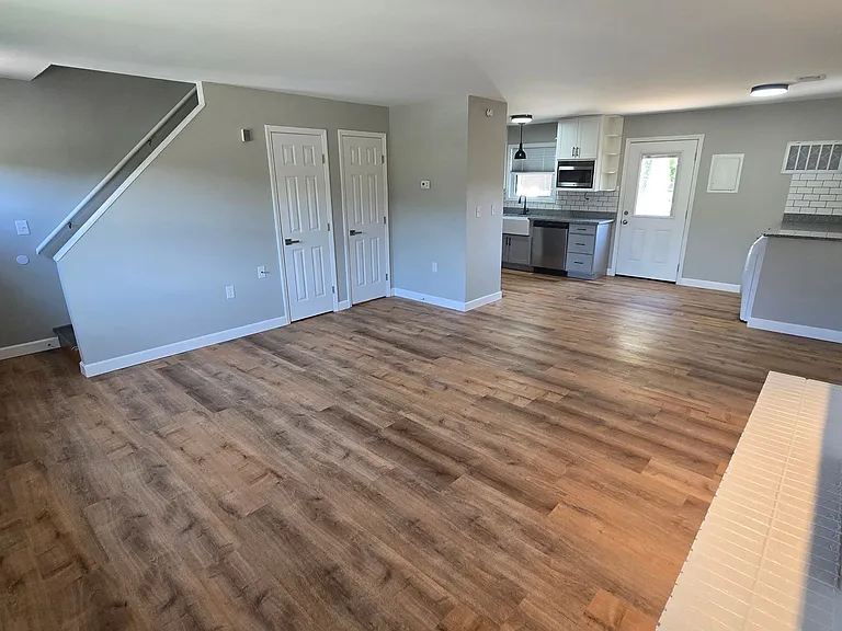 3459 Bloomingdale Rd #6 — Photo 5