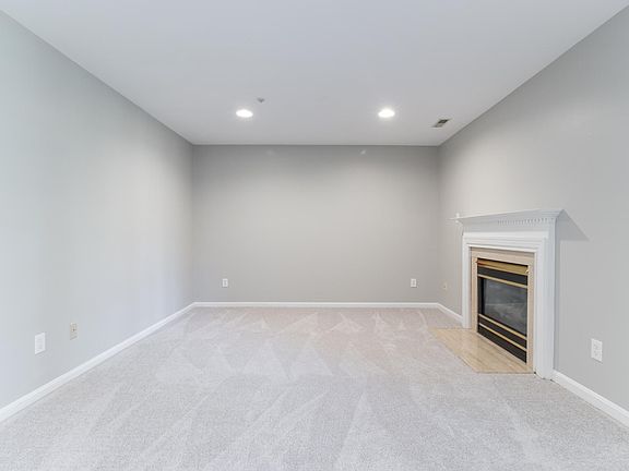 4th image of 733 Mashie Ct