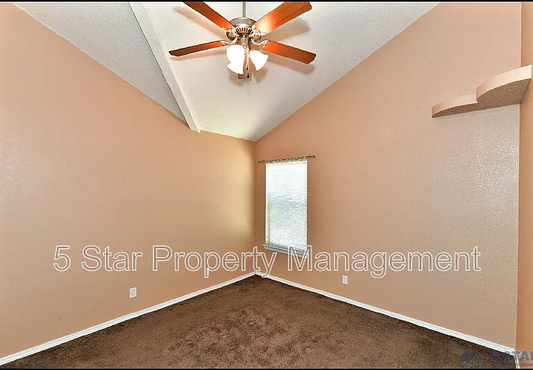 804 Margarita St — Photo 23