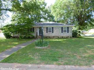 100 Apache Dr, Searcy, AR 72143