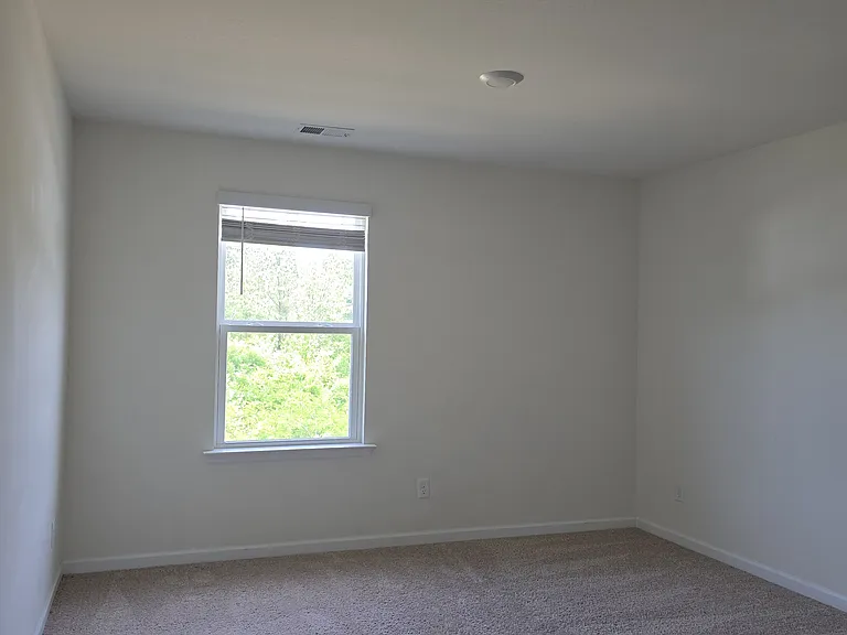 2075 Tournament Dr — Photo 10