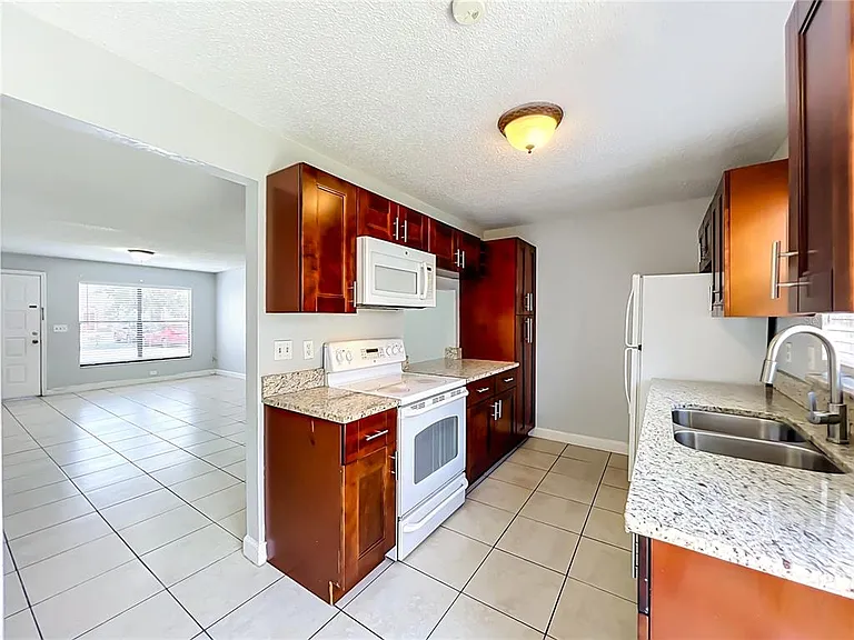 1604 Little Falls Cir #76 — Photo 9