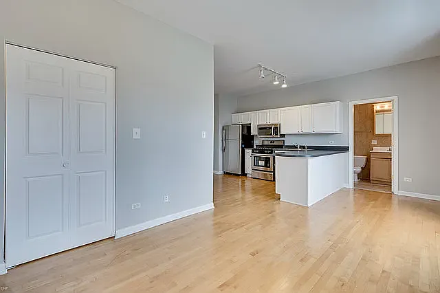 602 S Western Ave #3NF — Photo 4