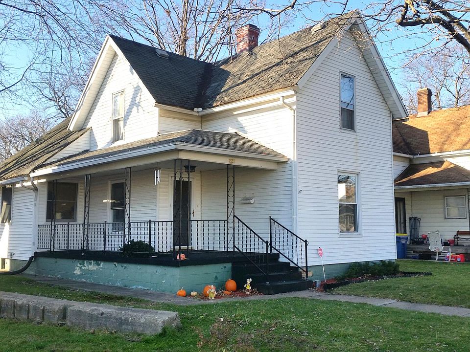 1st image of 221 Smith St