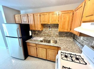 10 Shaffer St, Lowell, MA 01854