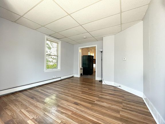 4th image of 14 Greenwood St #1