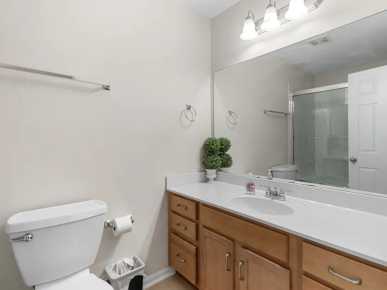 129 Alexander Blvd — Photo 24