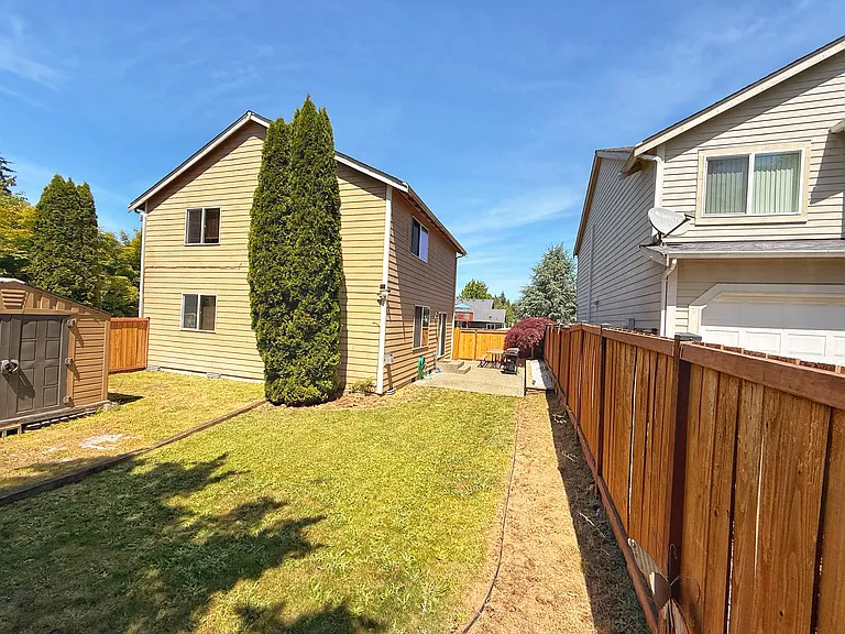 5545 55th Loop SE — Photo 3