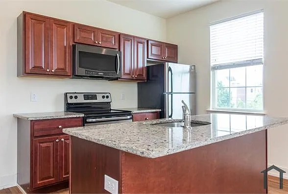 2 bed, $1,700 — Photo 4