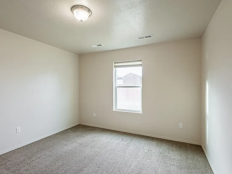 143 E Rose Lake Dr — Photo 22