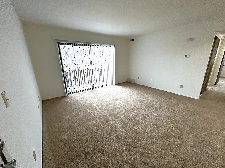 Charter Oaks Apartments — Photo 239
