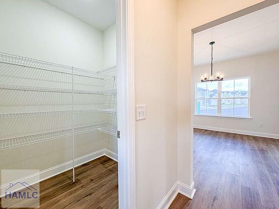 4th image of 64 Hollis Ln