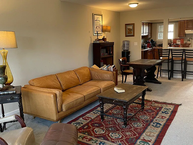 333 Edgewater Ln — Photo 7