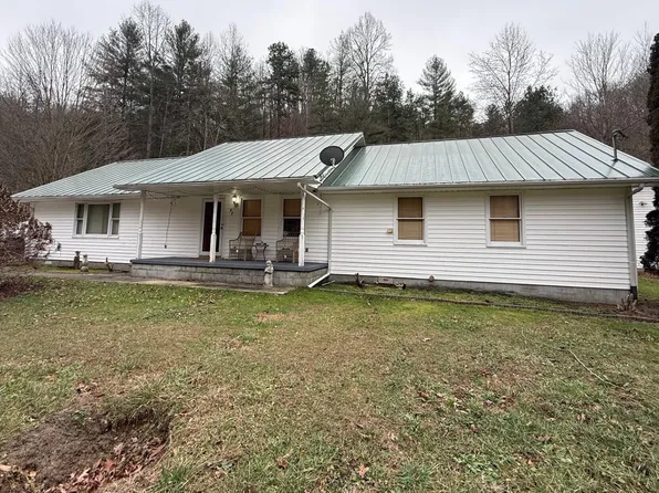 47 Orchard Br, Oil Springs, KY 41238