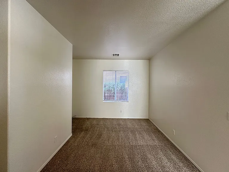 1109 Milpas Ln — Photo 11