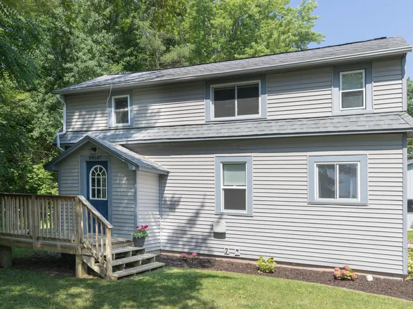 8687 73rd St, South Haven, MI 49090