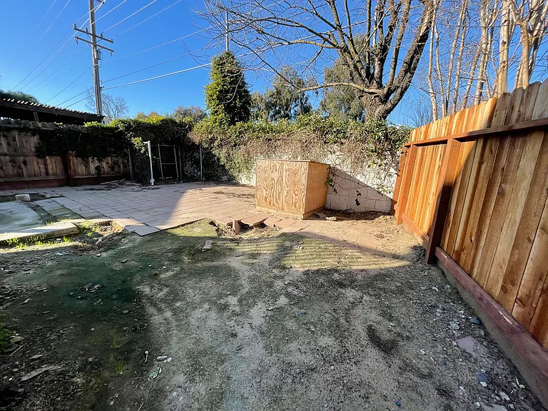 581 Ledwith Ct — Photo 19