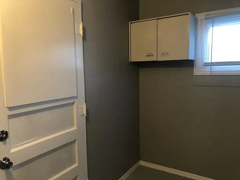 1115 Altgeld St — Photo 2