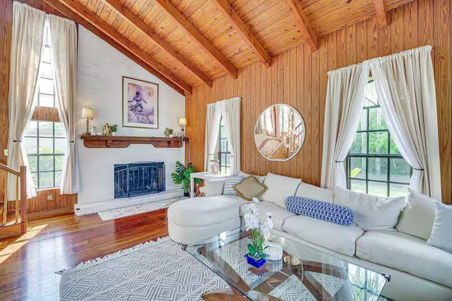 5 bed, 2.0 bath, 1969 sqft, $14,164 — Photo 2