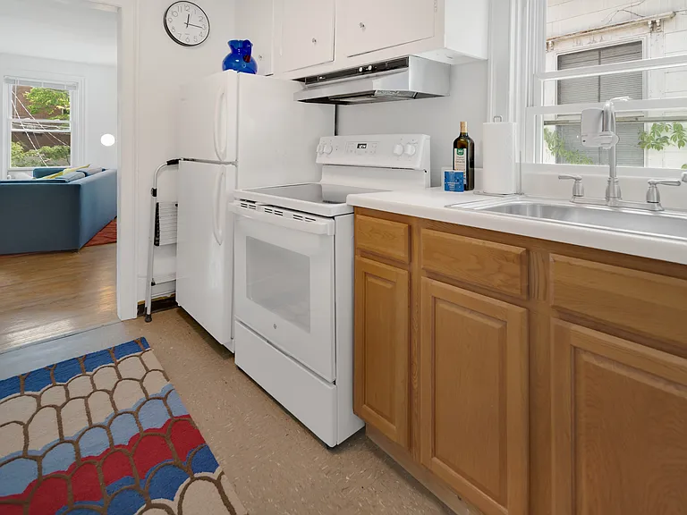 220 S Geneva St #2 — Photo 3